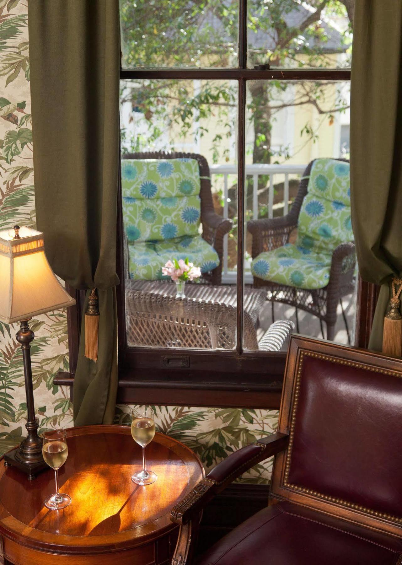 Azalea Inn And Villas Savannah Exterior foto